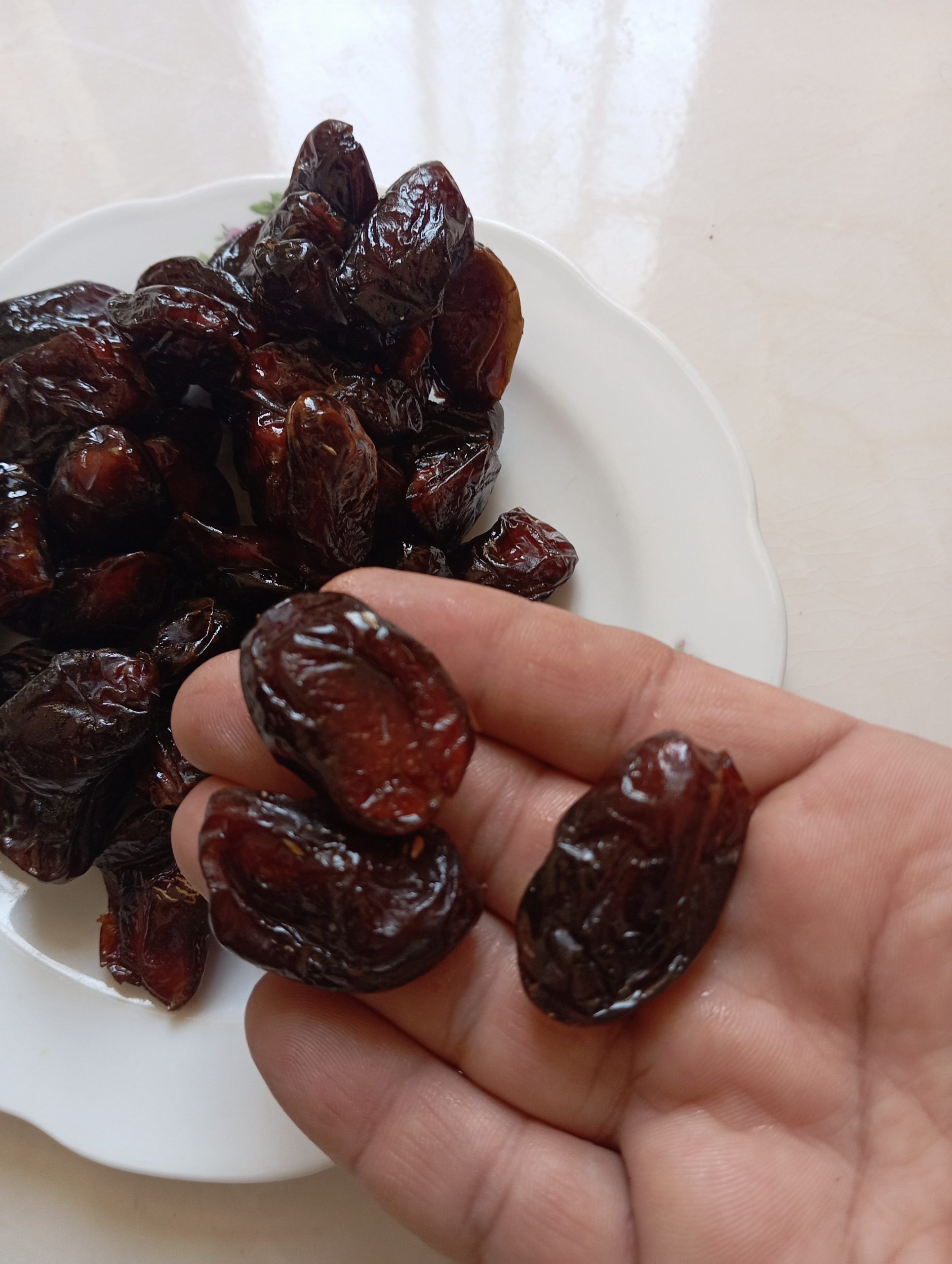 2026061000105192scaledjpg نخل کنجدی عرضه کننده محصولات جنوب و محصولات وارداتی با کیفیت